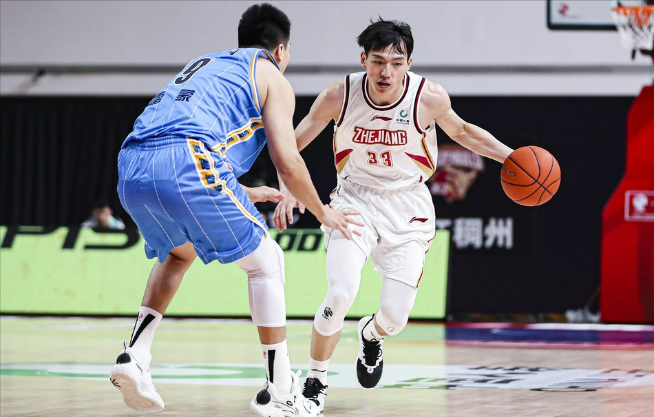 九游登录入口-江苏男篮客场对抗重庆队，勇气十足